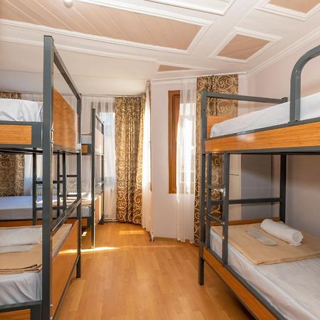 Taksim Wooden House Hostel Istanbul Exterior foto