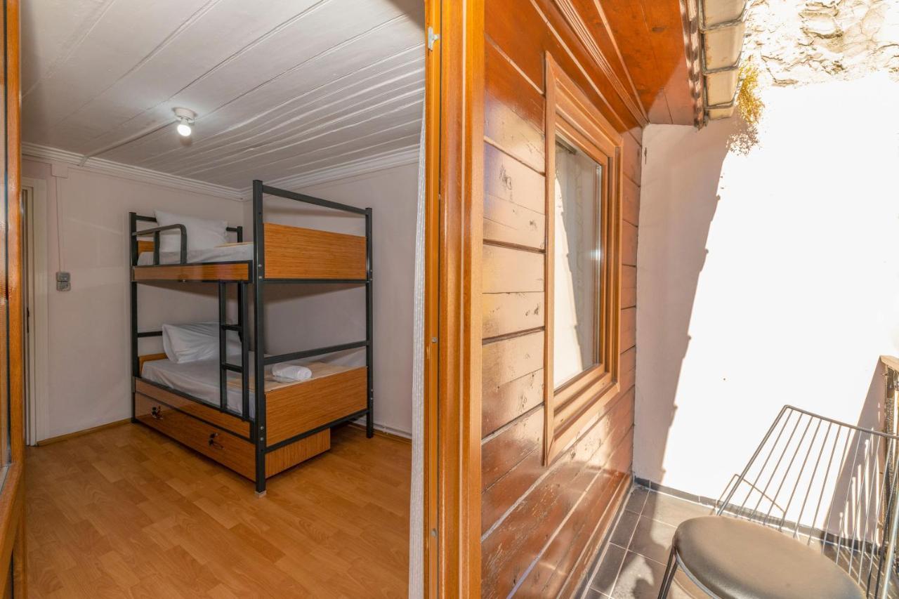 Taksim Wooden House Hostel Istanbul Exterior foto