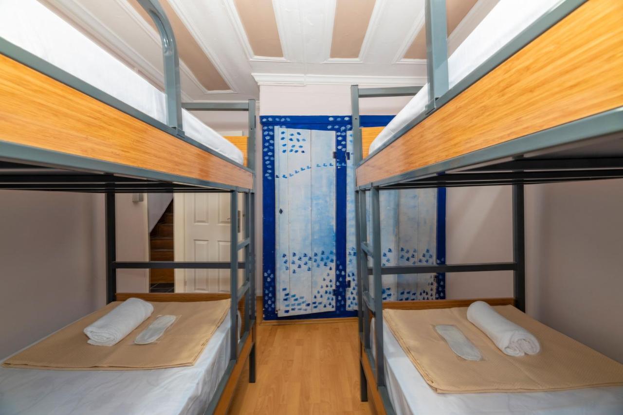 Taksim Wooden House Hostel Istanbul Exterior foto